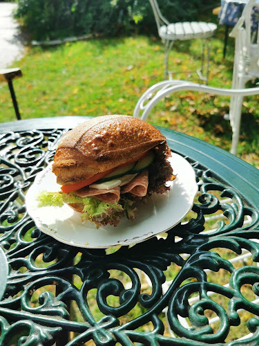 Opinii despre Vismarlövs Café & Bagarstuga AB în Klågerup - Gastronomi och hotellverksamhet