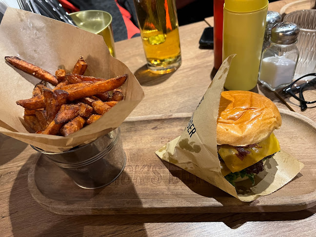 Opinii despre Jack's Burger Vasastan în Stockholm - Gastronomi och hotellverksamhet