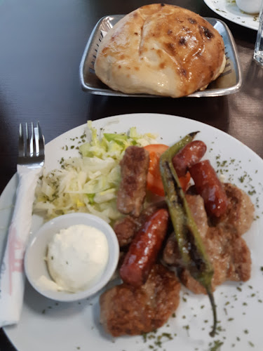 Comments and reviews of Burek House