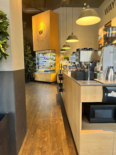 Waynes Coffee - Gastronomi och hotellverksamhet