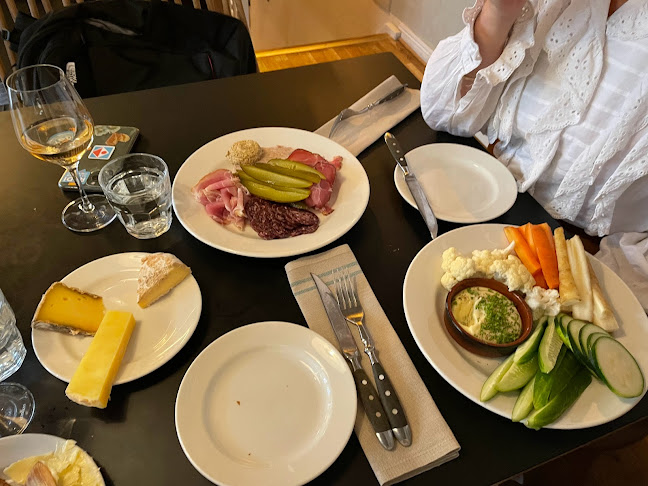 Opinii despre Julie Vinbar în Malmö - Gastronomi och hotellverksamhet