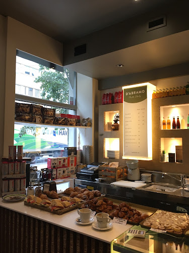 Comments and reviews of D'abramo