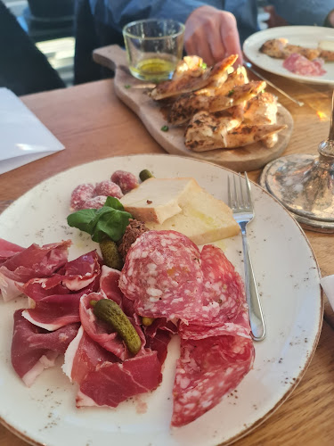 Comentarii opinii despre Hos Talevski i Stadsparken