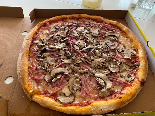 Opinii despre Pizzeria Gula Villan Express în Sävedalen - Gastronomi och hotellverksamhet