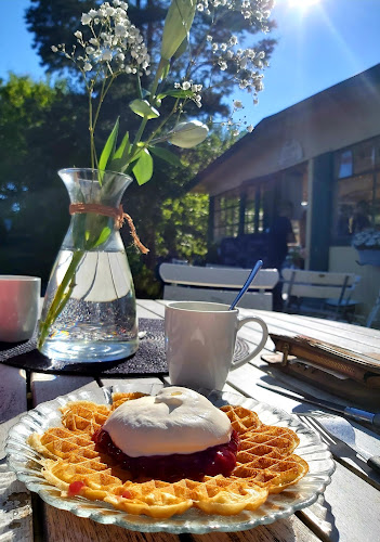 Brostugans Café & Glass - Gastronomi och hotellverksamhet