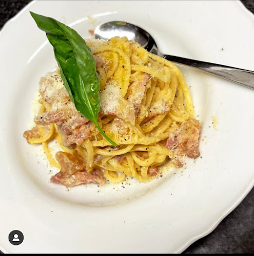 La Piccola Italia - Gastronomi och hotellverksamhet