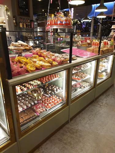 Bullis på öster (Bullvivans Konditori) Phone number