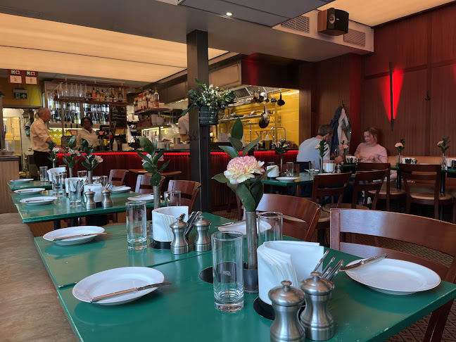 Café Facile Open Times