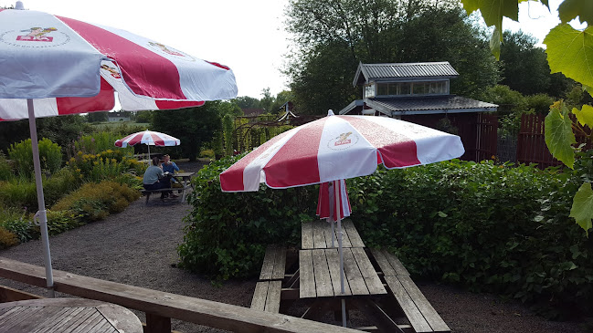 Systrarna Skogströms Lantcafé - Gastronomi och hotellverksamhet