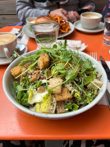 Mahalo - Gastronomi och hotellverksamhet