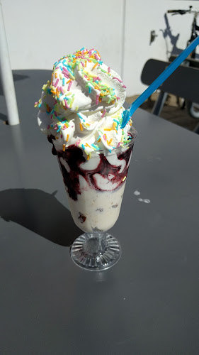 Comentarii opinii despre Triumf Glass & Godis