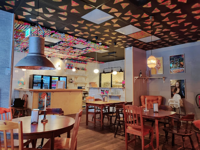 The Crust - Gastronomi och hotellverksamhet