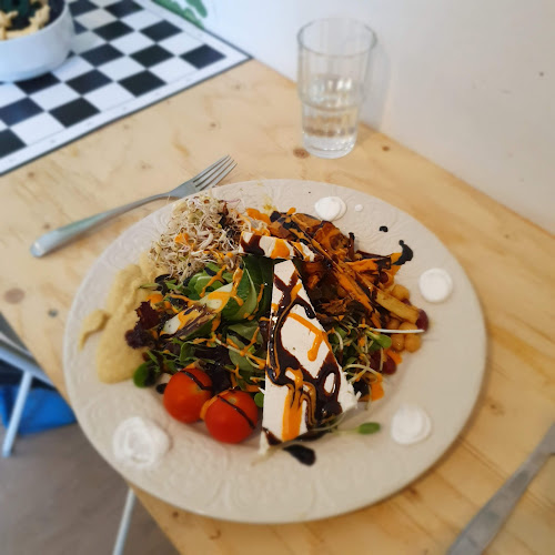 Opinii despre Atmajala Cafe, SUP och Yoga în Norrtälje - Gastronomi och hotellverksamhet