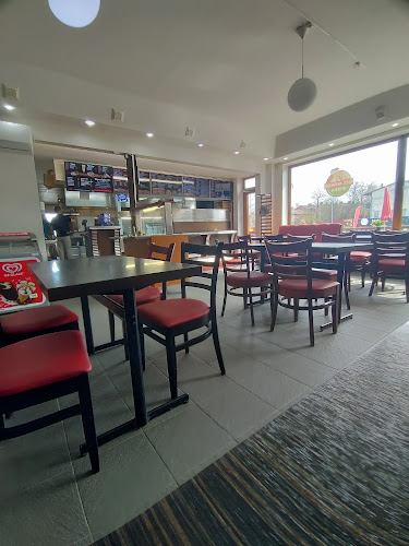 Pizza Delmondo Segeltorp HB - Gastronomi och hotellverksamhet