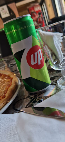 Solbacka Pizzeria - Gastronomi och hotellverksamhet