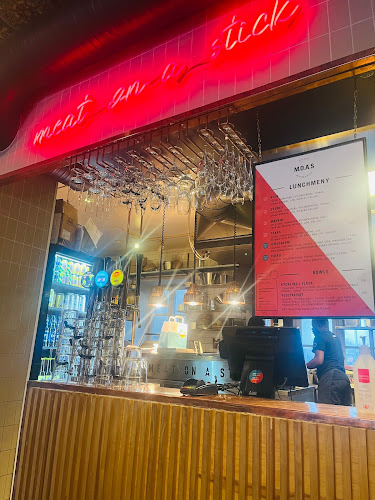 Meat On A Stick - M.O.A.S - Gastronomi och hotellverksamhet