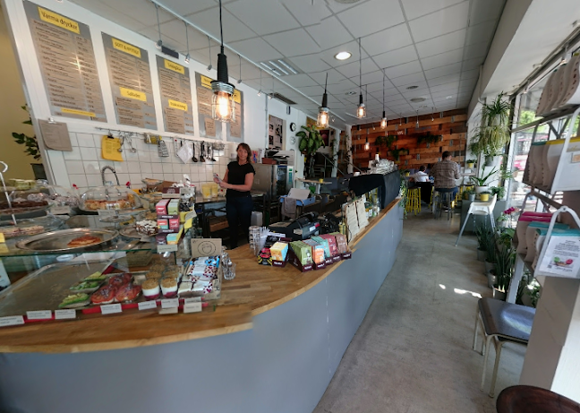 Comments and reviews of Matería