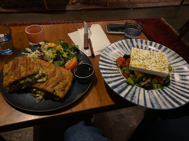 Mocca Cafe - Gastronomi och hotellverksamhet