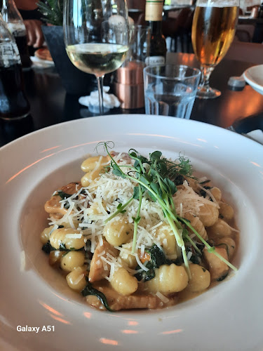 Karl XI:s väg 19, 302 36 Halmstad