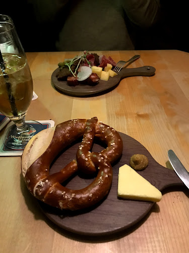 Rauhrackel - Gastronomi och hotellverksamhet