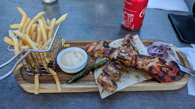 La piazza - Gastronomi och hotellverksamhet