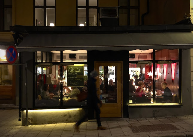 Café Facile - Gastronomi och hotellverksamhet