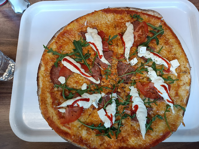 Palma Restaurang & Pizzeria - Gastronomi och hotellverksamhet