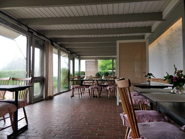 Opinii despre Bosjökloster Trädgårdscaféet - en del av Bosjökloster Slott în Höör - Gastronomi och hotellverksamhet