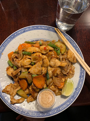 Opinii despre Delfin Asiatisk Wok în Stockholm - Gastronomi och hotellverksamhet