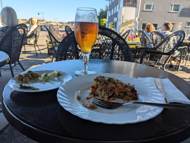 Café Elena - Gastronomi och hotellverksamhet