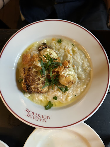 Opinii despre Madame Moustache, Helsingborg în Helsingborg - Gastronomi och hotellverksamhet