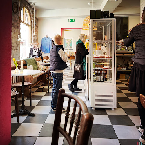 Opinii despre i Gränden Café & Boutique în Simrishamn - Gastronomi och hotellverksamhet
