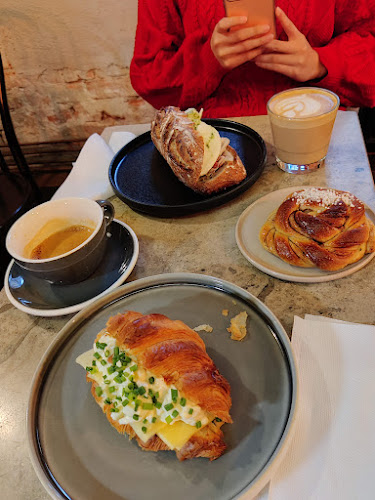 Simons Rosteri & Bageri