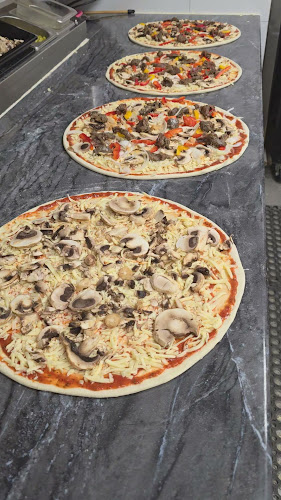 Opinii despre Gråbo Kvarterskrog Pizzeria Visby în Visby - Gastronomi och hotellverksamhet