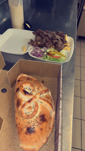 Costello Pizzeria - Gastronomi och hotellverksamhet