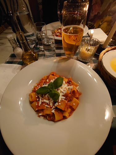 Capridue's Bakficka - Gastronomi och hotellverksamhet