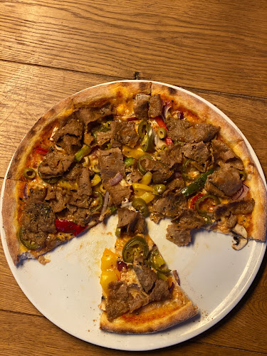 Pizzeria Etna - Gastronomi och hotellverksamhet