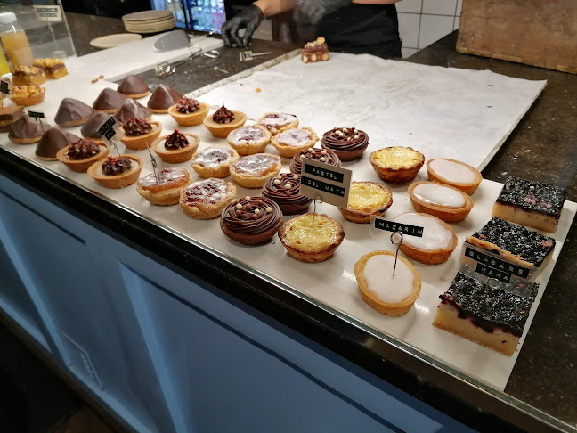 Simons Rosteri & Bageri - Gastronomi och hotellverksamhet