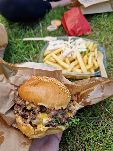 Knifetown burgers - Gastronomi och hotellverksamhet