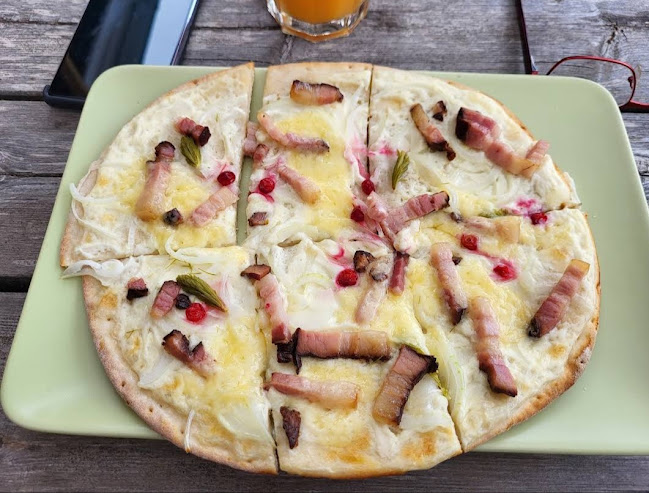 Björkaholms Bakarstuga & Björkaholms Vitalkost - Gastronomi och hotellverksamhet