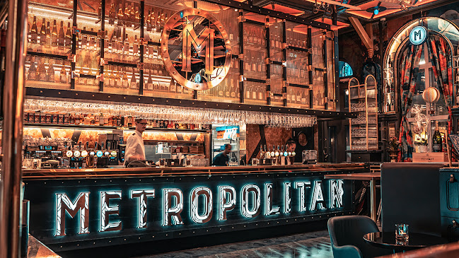 Le Pain Français Metropolitan Brew & Grill