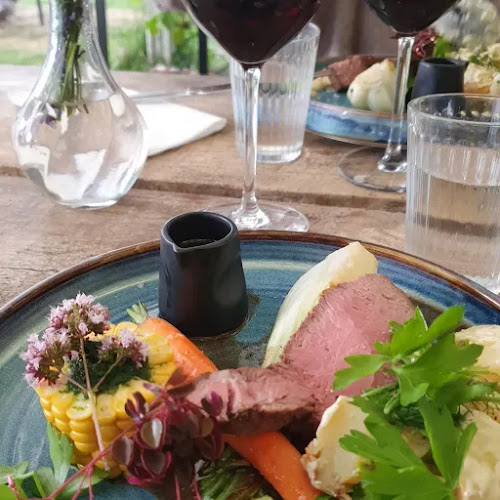 Ivögården Mat & Vingård - Gastronomi och hotellverksamhet