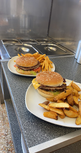 Opinii despre Skogshöjdens Pizzeria în Trollhättan - Gastronomi och hotellverksamhet