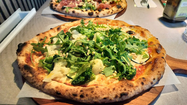 Opinii despre Mingus Restaurant & Pizzeria în Falköping - Gastronomi och hotellverksamhet