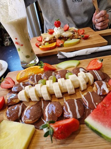 Dip N Dip - Gastronomi och hotellverksamhet