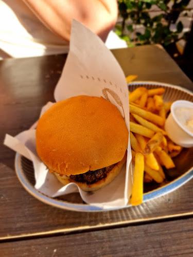 Opinii despre Cliff Barnes în Stockholm - Gastronomi och hotellverksamhet