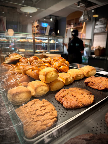 Caff Nero - Gastronomi och hotellverksamhet