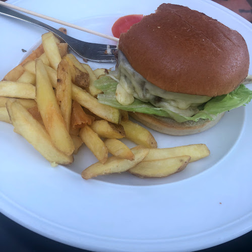 The Bishops Arms - Gastronomi och hotellverksamhet