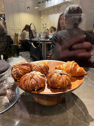 Comments and reviews of Paulas