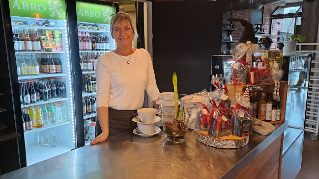 Café Hos Oss Open Times